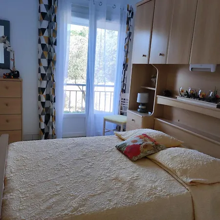 Climatise 4 Pers, Jardin, Parking, Proche Et Commerces - Fr-1-776-75 *